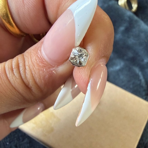 Elegant Silver diamond Stud Earrings - Picture 2 of 3